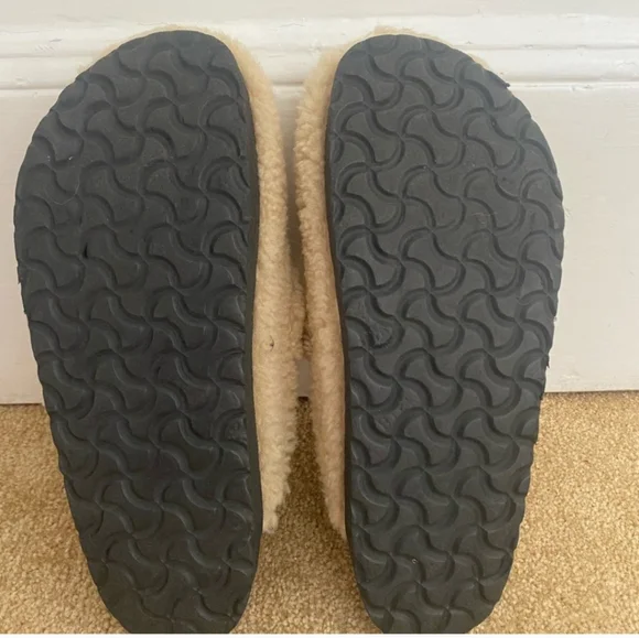 Birkenstock Eggshell Fuzzy Clogs Papillio Boston Big Buckle Teddy - Picture 7 of 8